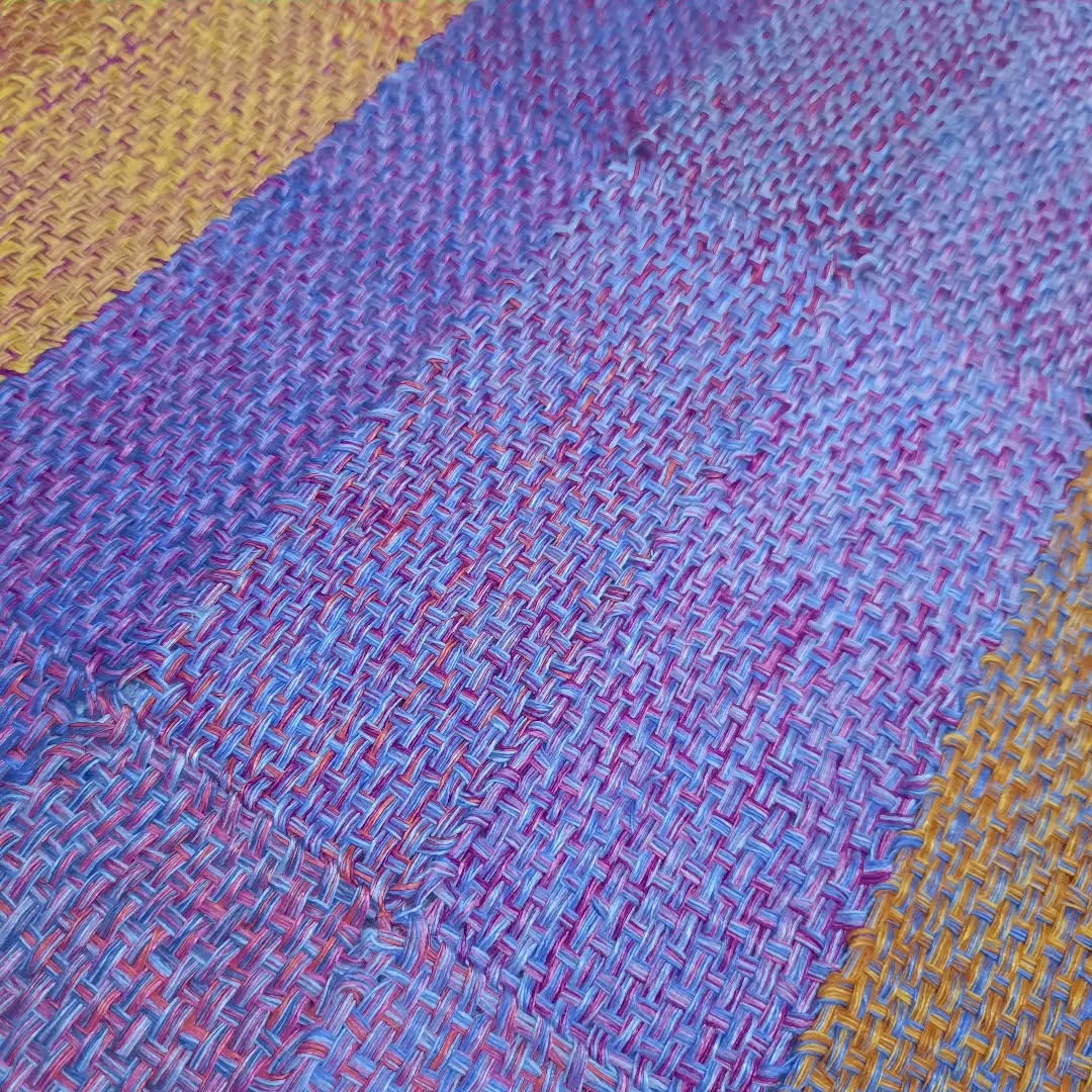 Värien löytöretki 
Lauttasaaren kirkko 

Näyttely avoinna joulukuussa 2025

#textileart 
#artexhibition 
#redblueandyellow 
#textileartist 
#tekstiilitaiteilijattexory 
#lauttasaarenkirkko