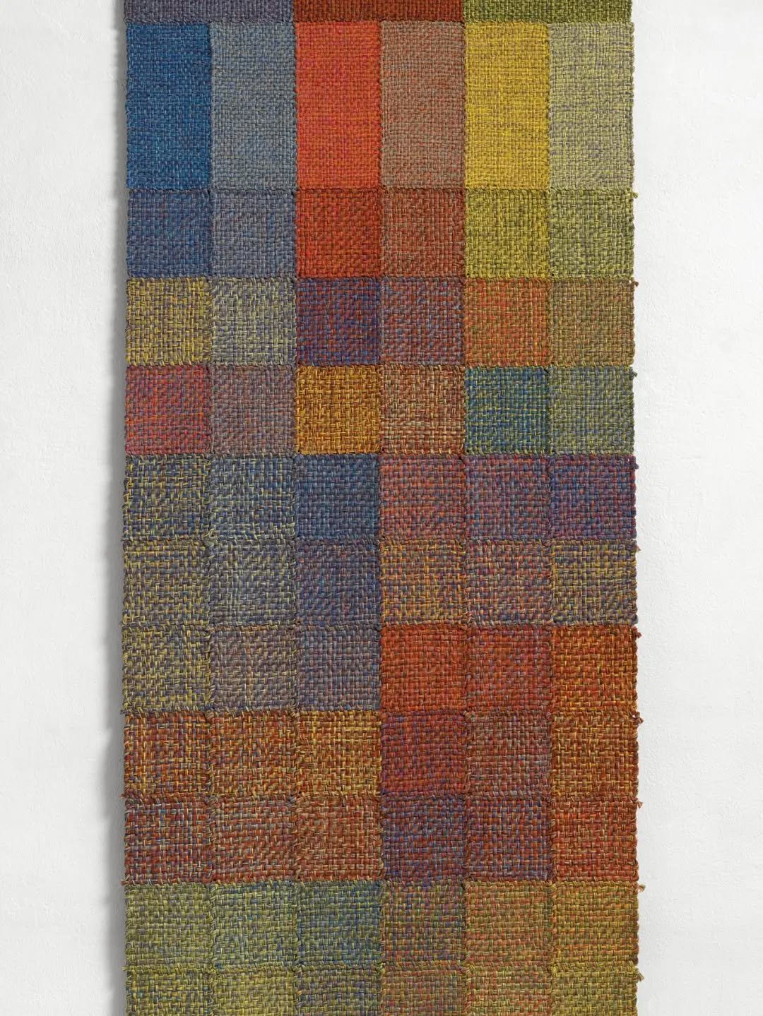 Rhythm of Square
62 cm x 157 cm 

#textileart 
#finnishtextileart 
#weaving 
#interactionofcolor 
#browngrottaarts