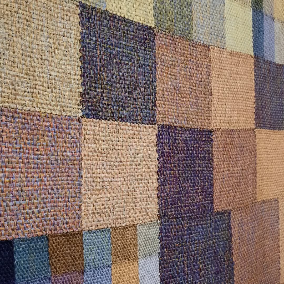 Värien löytöretki
Näyttely Lauttasaaren kirkossa 
Avoinna joulukuun ajan, tervetuloa! 

#textileart 
#artexhibition 
#mixingcolours 
#lauttasaarenkirkko 
#tekstiilitaiteilijattexory